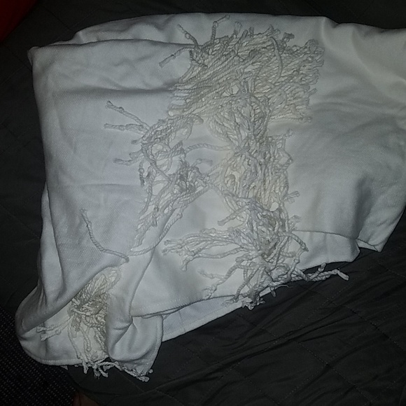 Cream Super Soft Throw Blanket - Picture 3 of 4